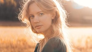 woman curious about how an ultrasound work